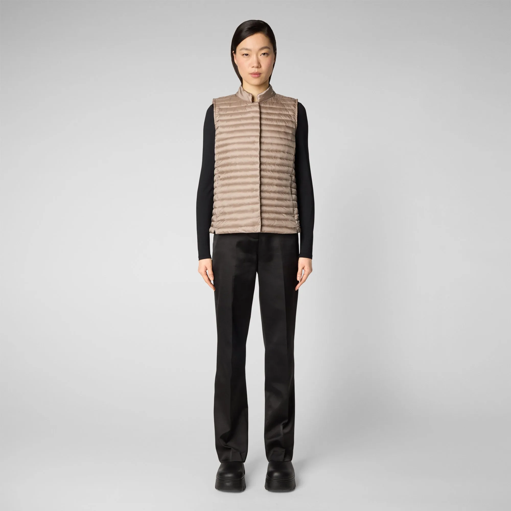 Woman's vest Aria in pearl grey